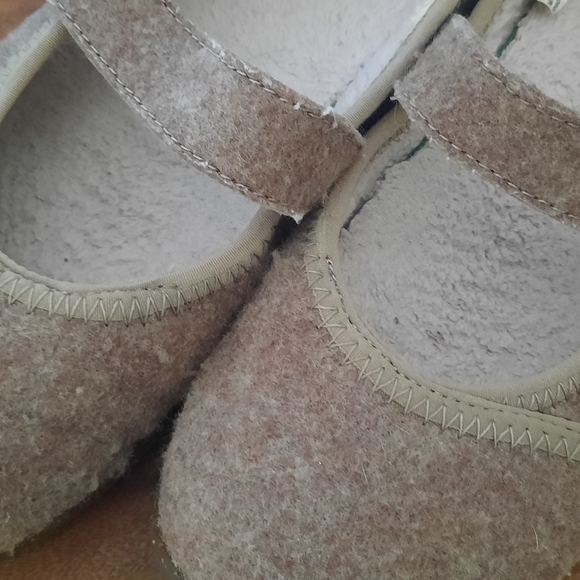 L.L. Bean Tan Loafers Cozy Flats - Picture 4 of 5